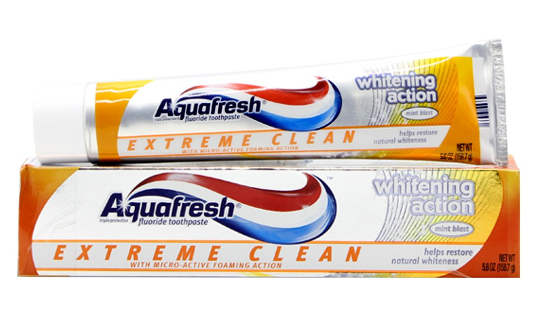 kem danh rang aquafresh phuc hoi do sang tu nhien 158 7g 1