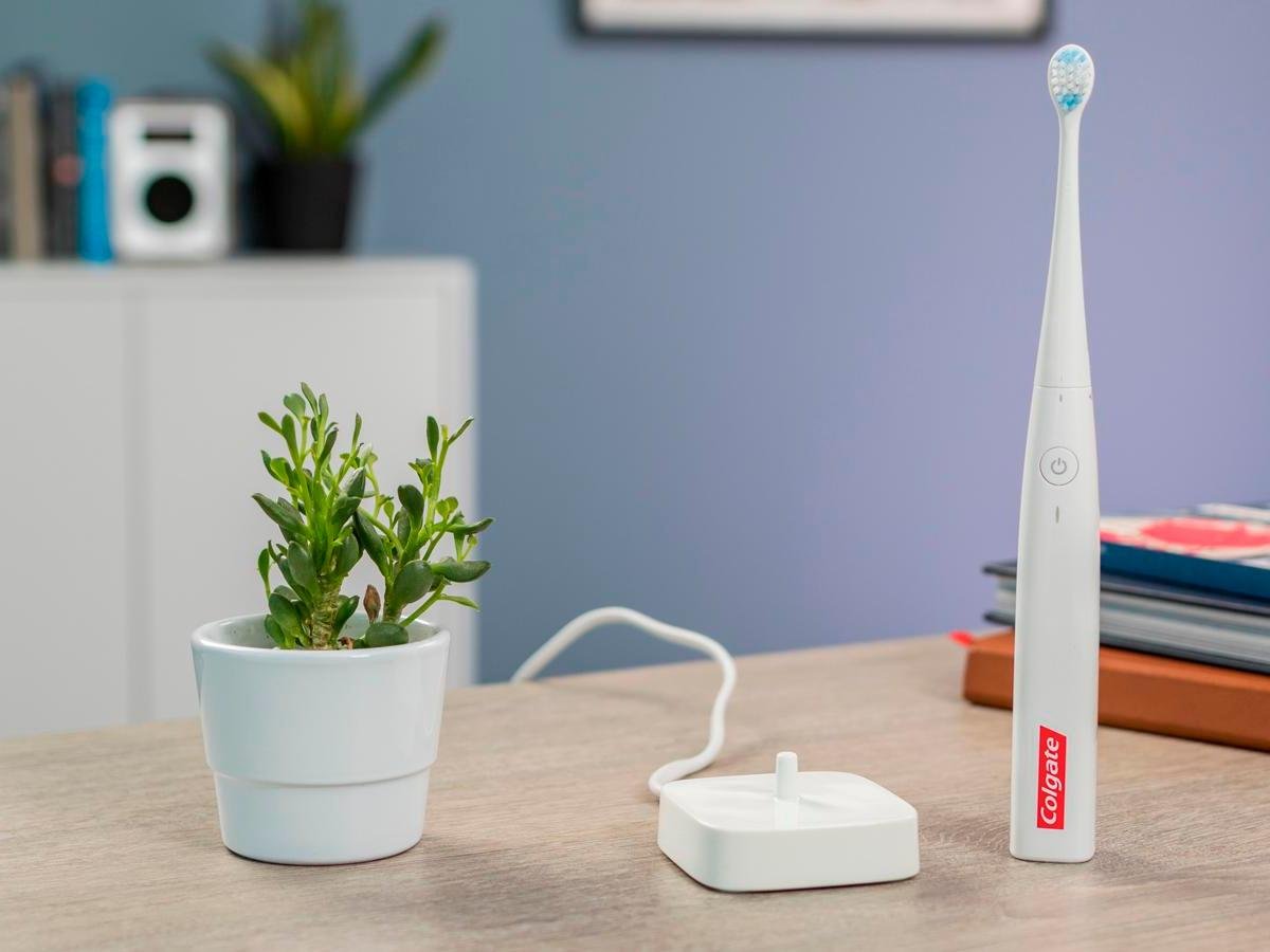 Bàn chải điện Colgate