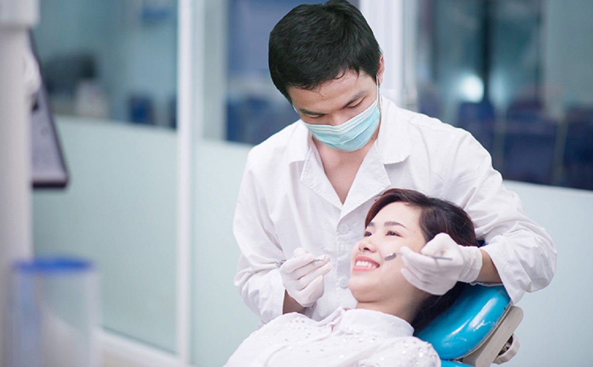 Trồng răng Implant có bị hôi miệng 