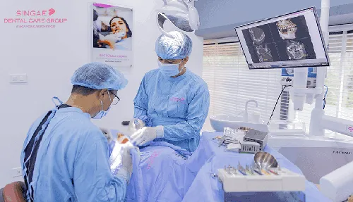 Bác sĩ có tay nghề cao làm Implant nha khoa
