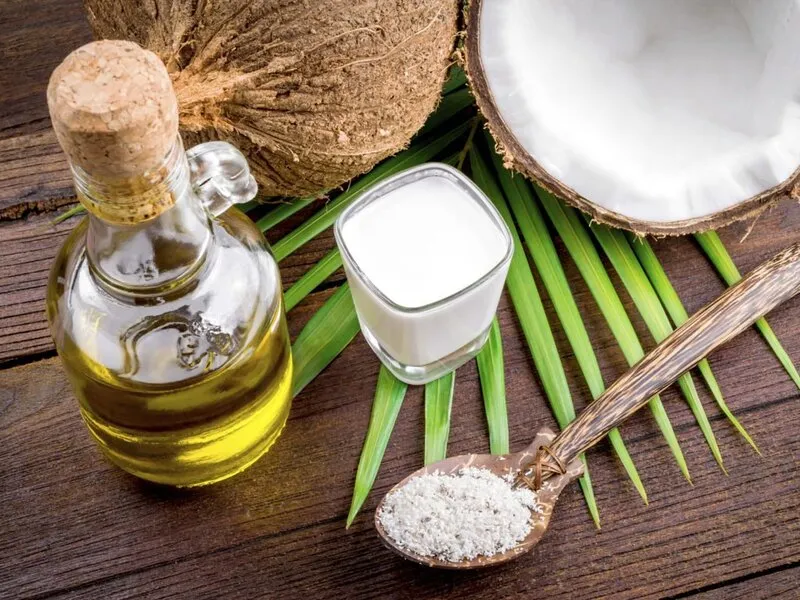 Dùng dầu dừa để trị nhiệt miệng
