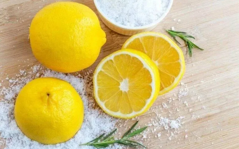 3 Cách làm trắng răng bị ố vàng lâu năm đơn giản tại nhà 6 Làm trắng răng bị ố vàng bằng chanh tươi