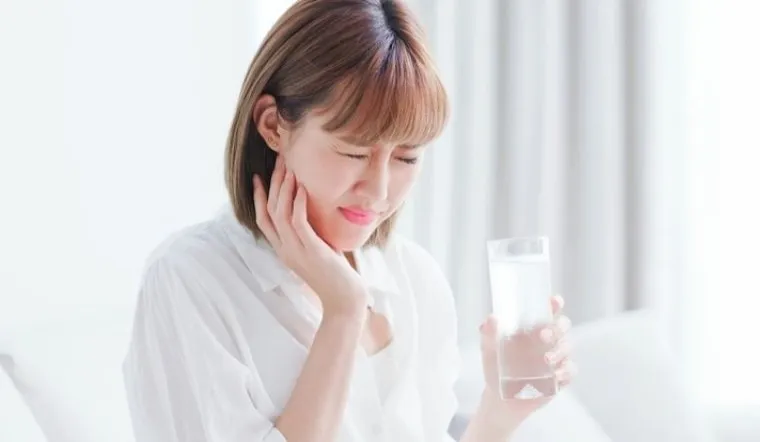 Tổng hợp 10 cách trị ê buốt răng tại nhà đơn giản, hiệu quả