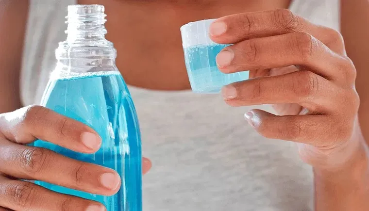 Review 8 nước súc miệng trị hôi miệng tốt nhất hiện nay
